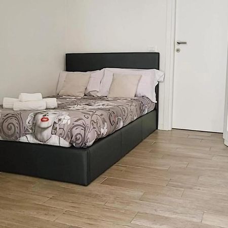 ᗰiki ᕼouտᗴ 2 Lägenhet Florens Exteriör bild