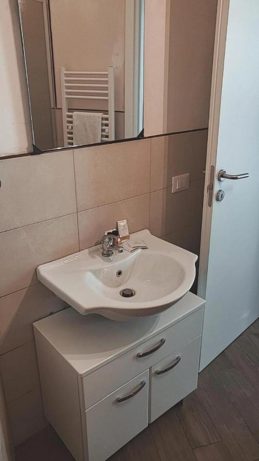 ᗰiki ᕼouտᗴ 2 Lägenhet Florens Exteriör bild
